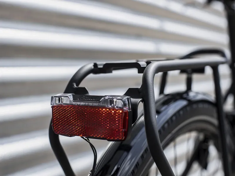 TREK District 3 Equipped Stagger Hybrid Bike in Matte Black -5